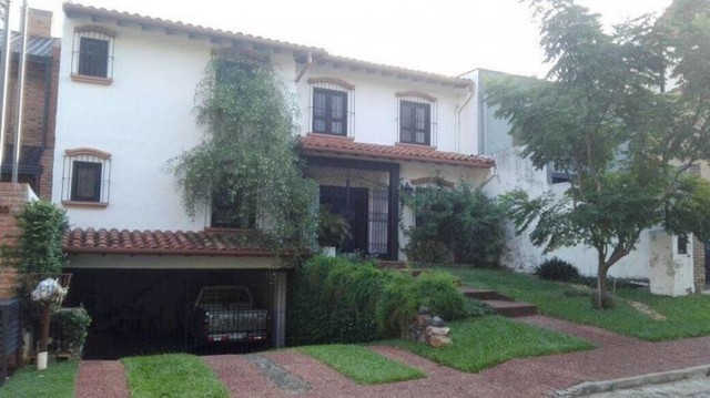 Haus in Asuncion,in der Shopping Region, nahe dem Flughafen