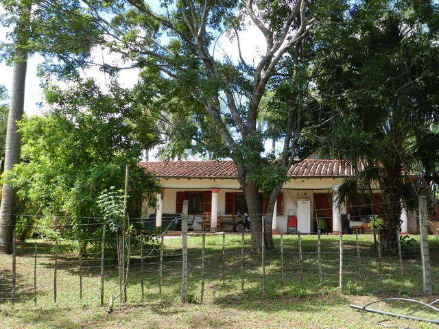 Granja mit 8,6 ha. und 3 Häusern in Caacupe