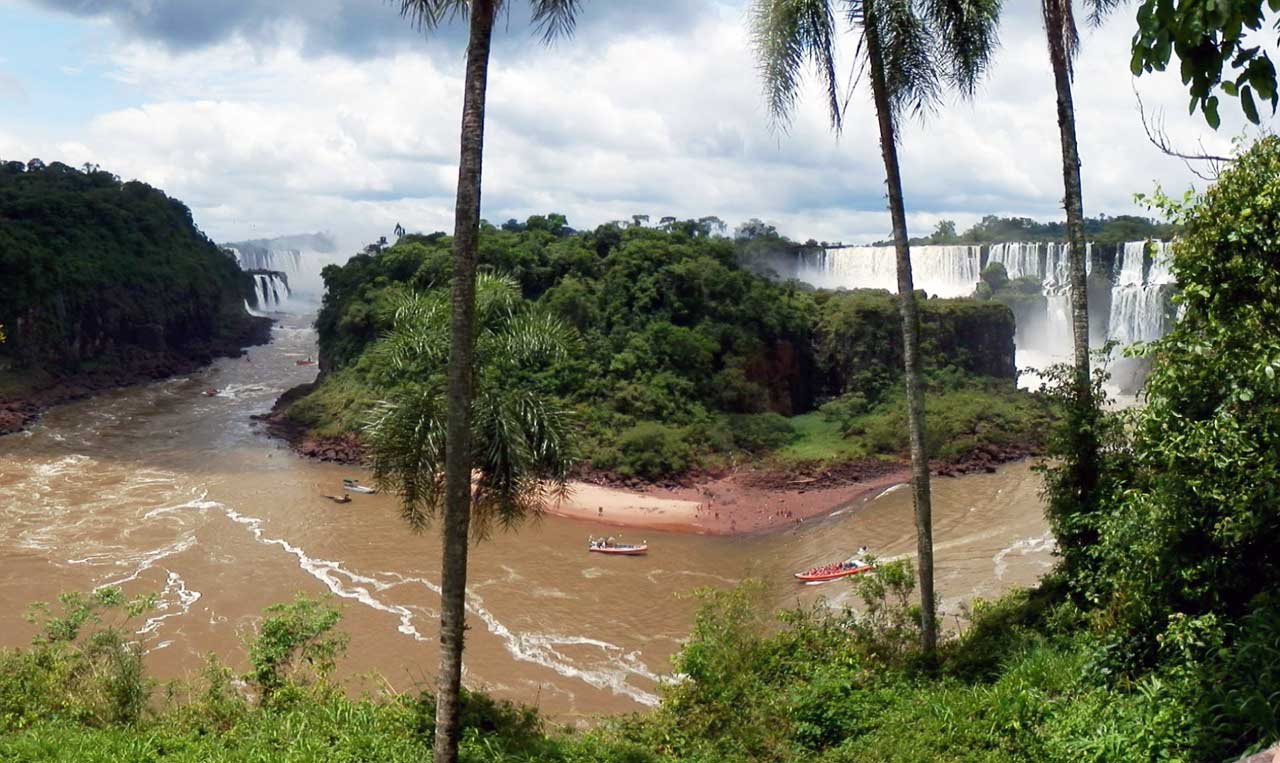 Sollten sie noch nicht ganz genau wissen, was sie in Paraguay eigentlich vorhaben, dann empfehlen wir den Besuch der <a href="https://www.meinparaguay.net/reisen/iguazu-wasserfaelle/">Wasserfälle von Iguazú</a>, selbst wenn sie schon einmal dort waren, denn sie sind immer wieder eine Reise wert