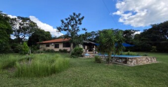 Awesen mit Haupthaus und Gästehaus und wunderschönen Überlandblick, in Nueva Colombia